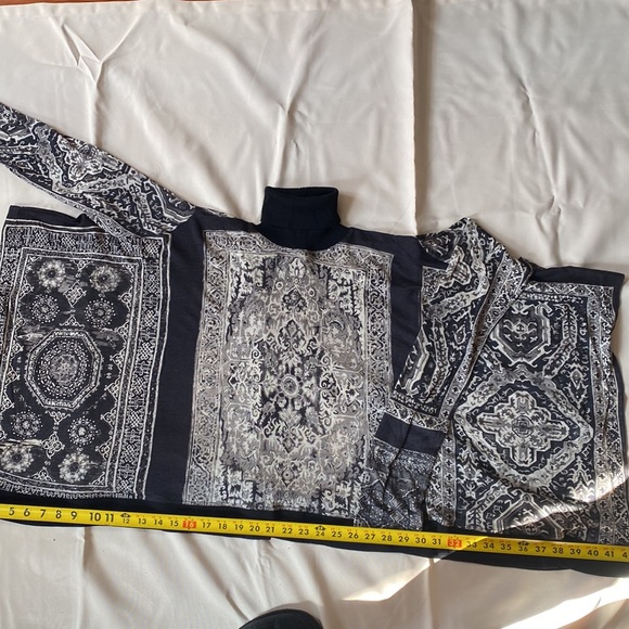 Very original Jean Paul Gaultier light sweater - Picture 7 of 11